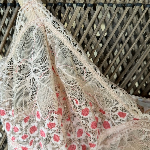 Ebeney Lace Teddy ivory : coral accents - Picture 8 of 10